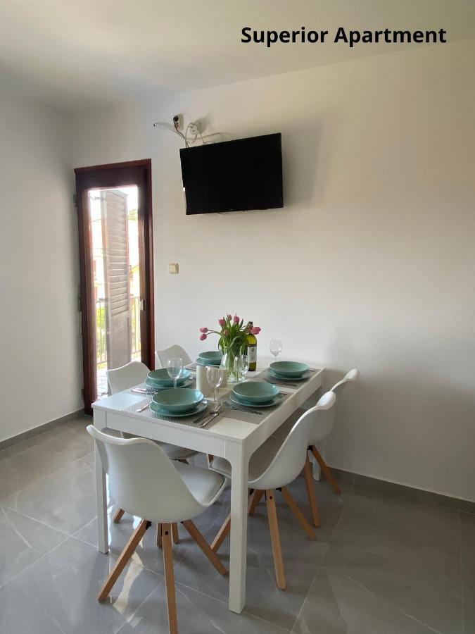 מאלינסקה Apartments Zivko מראה חיצוני תמונה